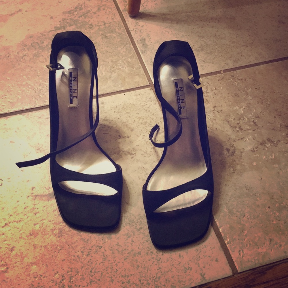 Black party wear shoes